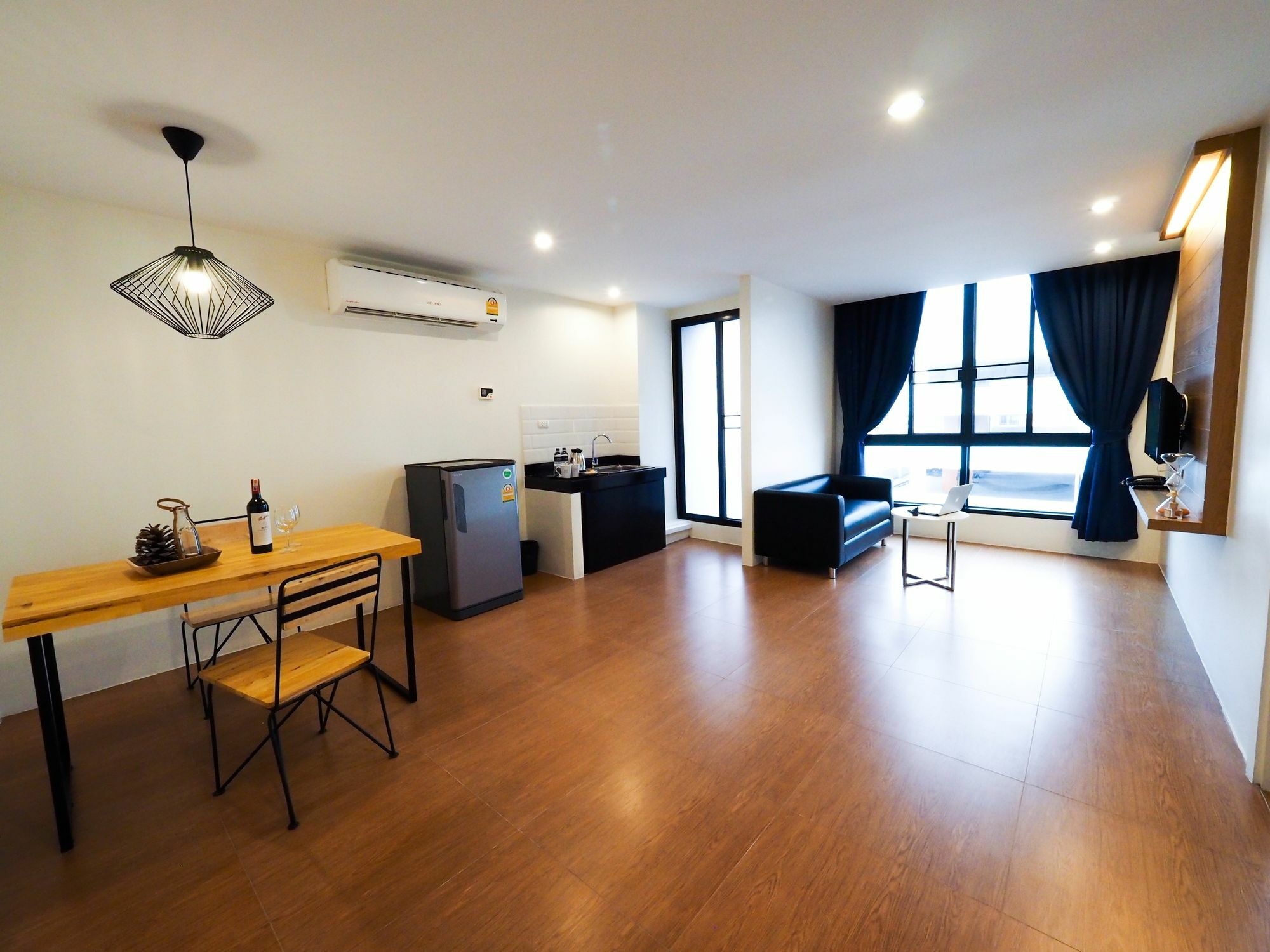 130 & 4* Bangkok